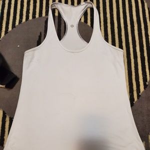 Lululemon size 6 small